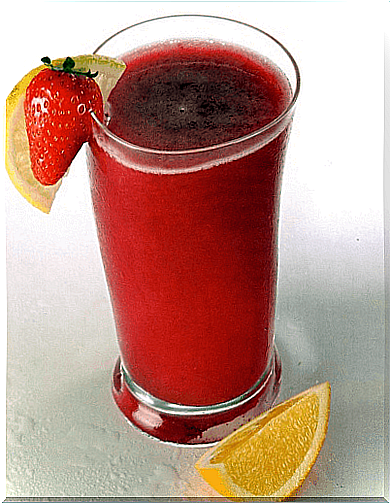 Strawberry Lemon Smoothie helps fight uric acid.