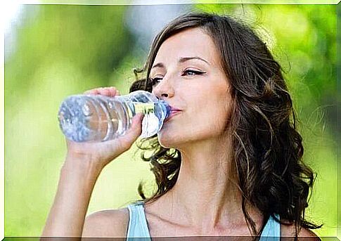 Drinking enough water helps relieve dry skin