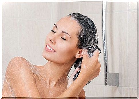 to have smooth and shiny hair, choose your shampoos well