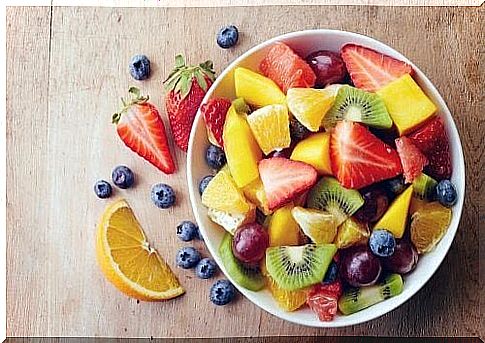 Fruits help to lose weight.