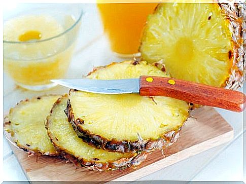 Preparation of pineapple against cancer.